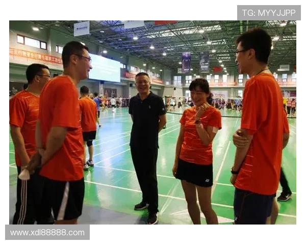 杭州羽毛球队与南京羽毛球队赛后复盘分析比赛经验与战术策略